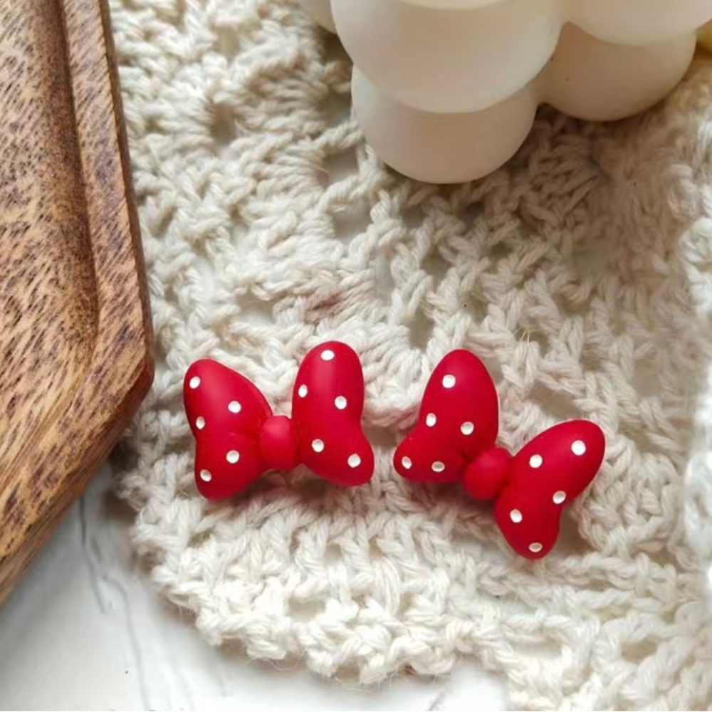 Minnie Mouse Bow Earrings